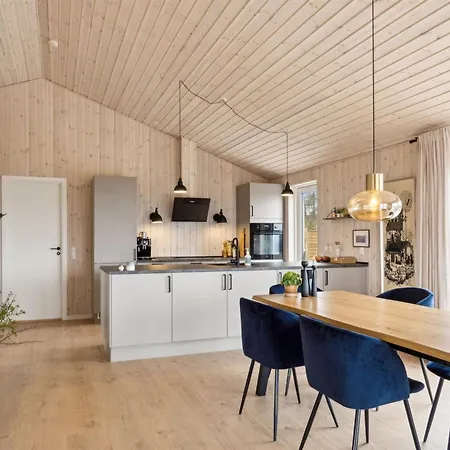 Ferdine - 1-5km From The Sea By Interhome *